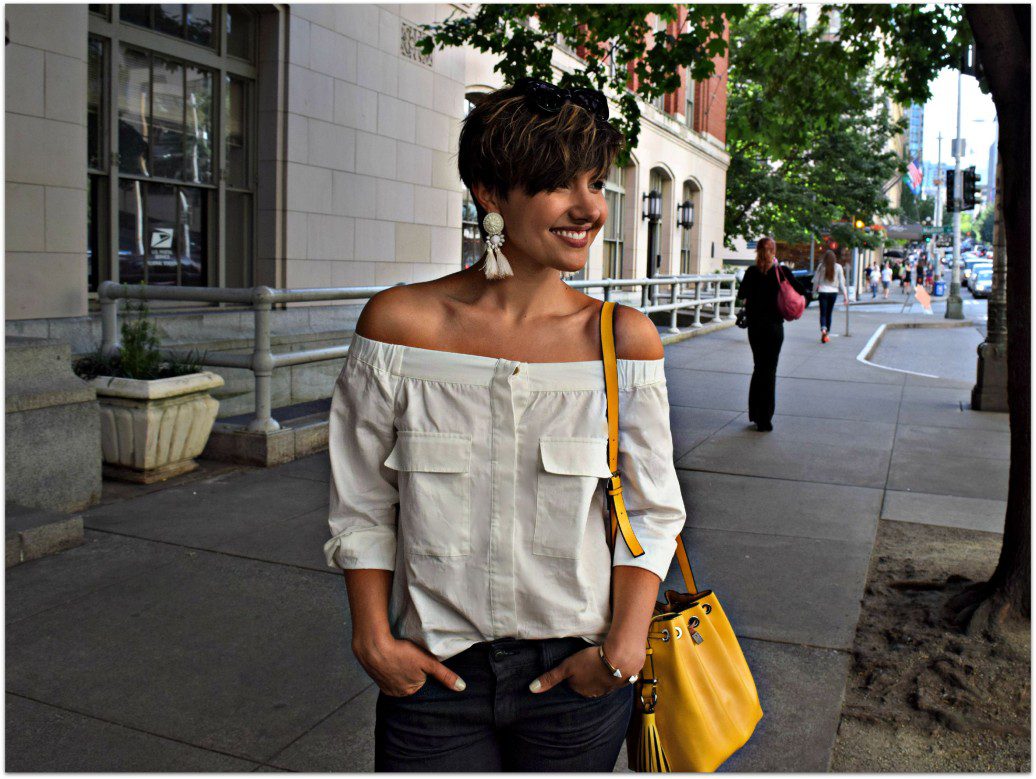 H&M White Off the Shoulder Blouse