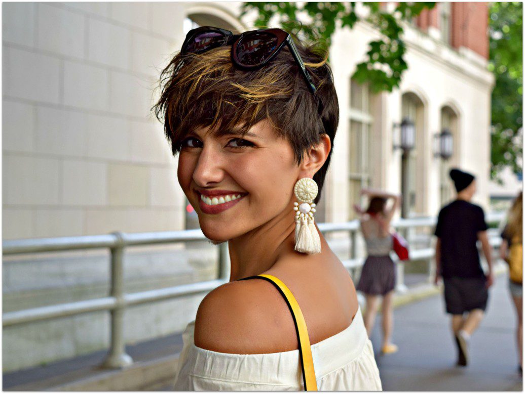 H&M White Off the Shoulder Blouse