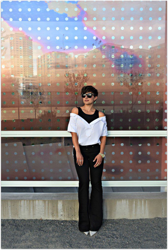 Black & White: The Minimal Flare Jean Fashion Blogger